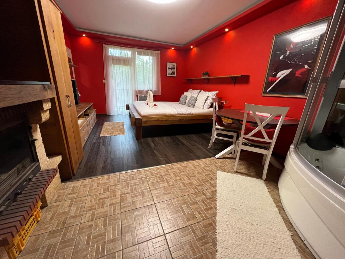 Ferienwohnung Privat Adriana Kremnitz Exterior foto