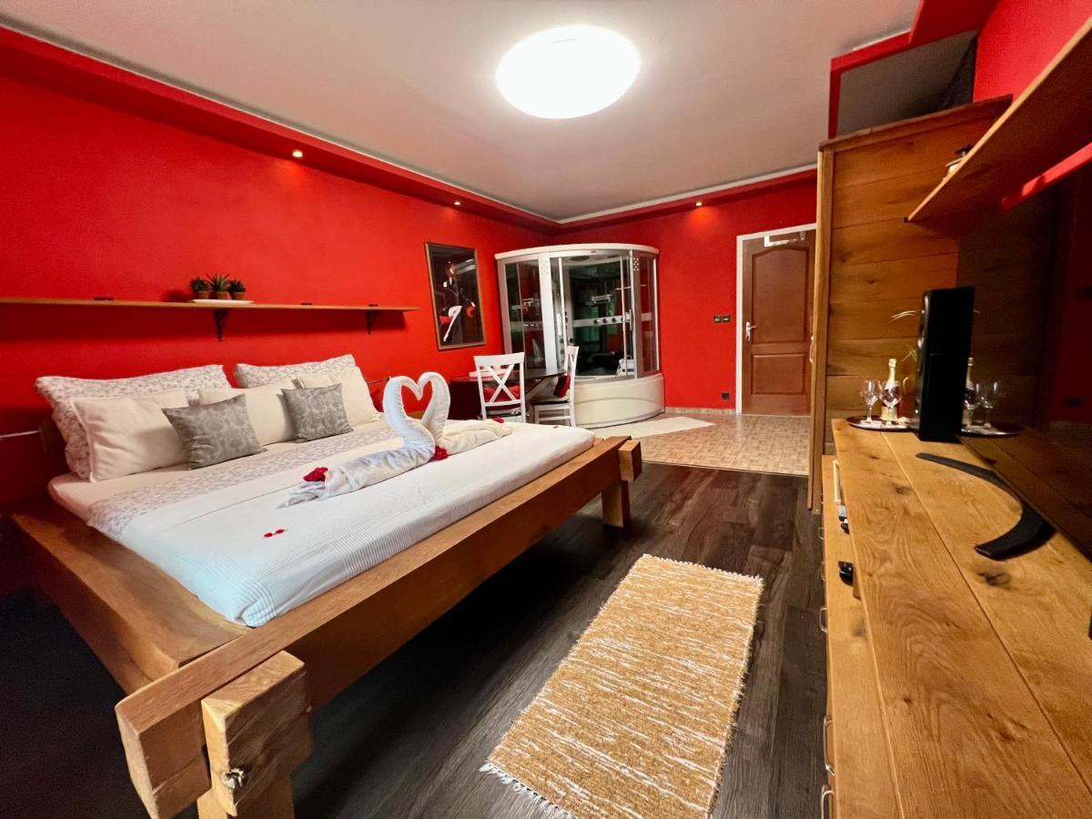 Ferienwohnung Privat Adriana Kremnitz Exterior foto