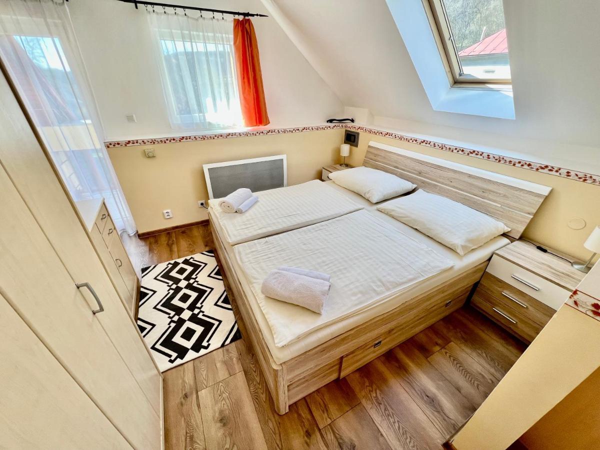 Ferienwohnung Privat Adriana Kremnitz Exterior foto