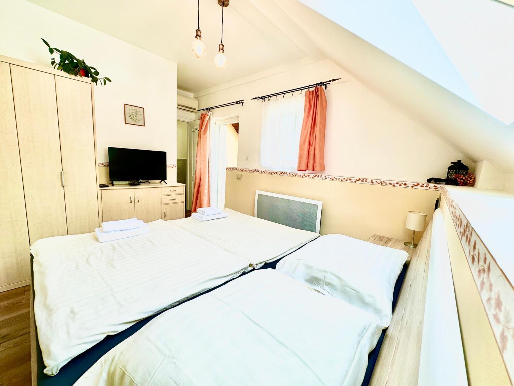 Ferienwohnung Privat Adriana Kremnitz Exterior foto